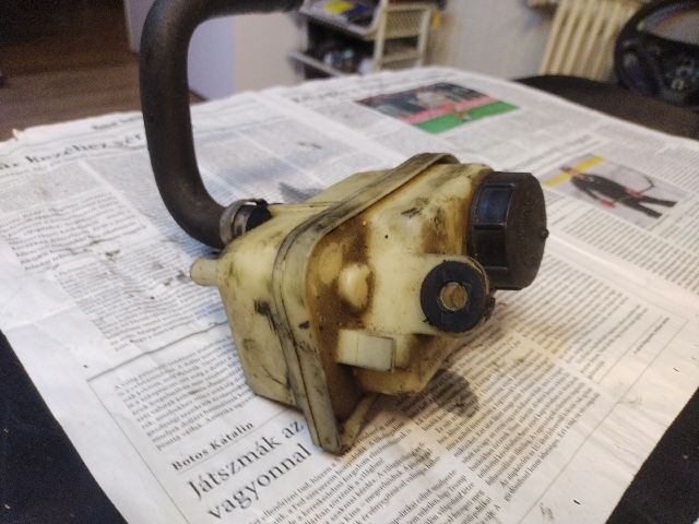 bontott FIAT PUNTO I Szervóolaj Tartály