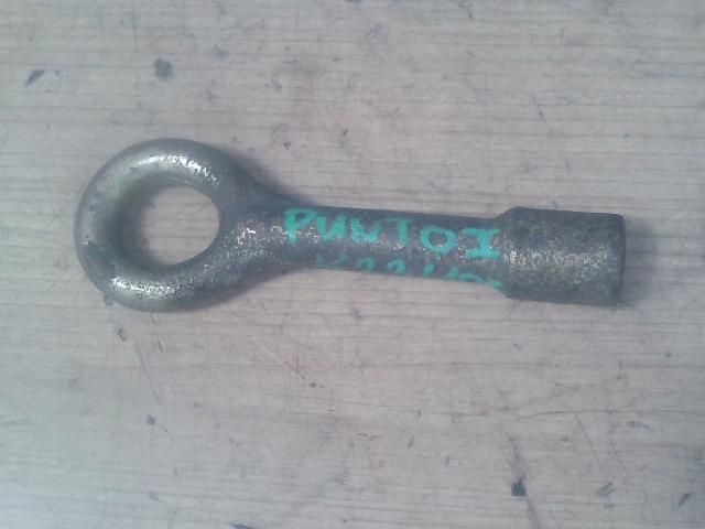 bontott FIAT PUNTO I Vonószem