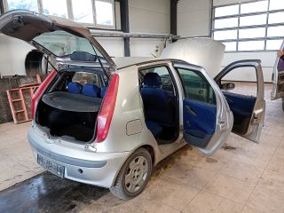 bontott FIAT PUNTO II Bal első Csonkállvány Kerékaggyal