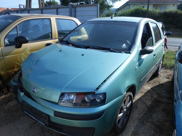 bontott FIAT PUNTO II Biztosítéktábla Motortér