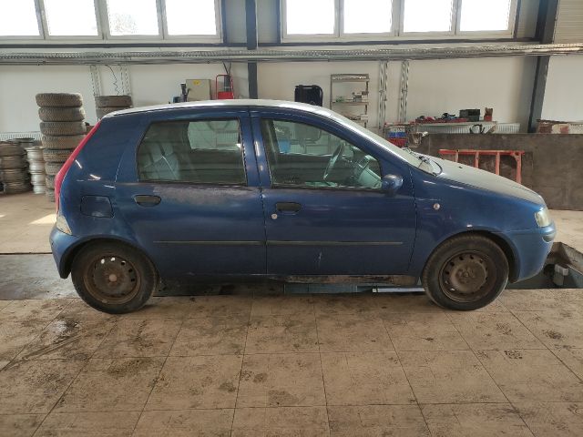 bontott FIAT PUNTO II Biztosítéktábla Motortér