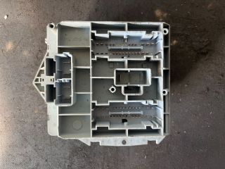 bontott FIAT PUNTO II Biztosítéktábla Motortér