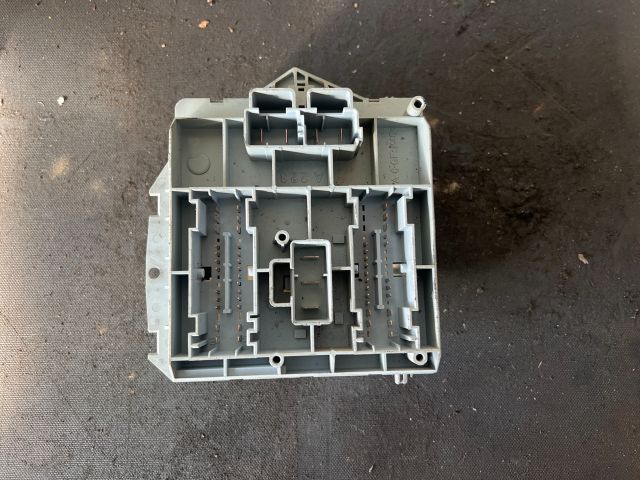 bontott FIAT PUNTO II Biztosítéktábla Motortér