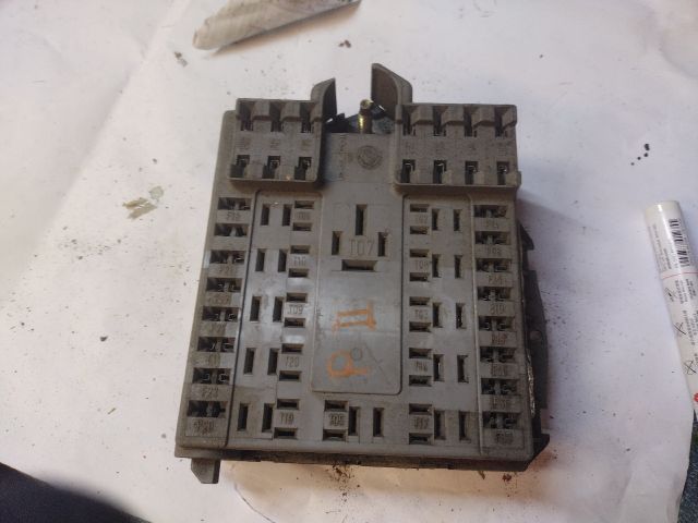 bontott FIAT PUNTO II Biztosítéktábla Motortér