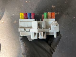 bontott FIAT PUNTO II Biztosítéktábla Motortér