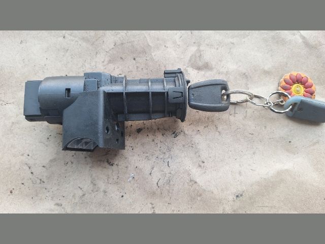 bontott FIAT PUNTO II Gyújtáskapcsoló Házzal