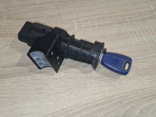bontott FIAT PUNTO II Gyújtáskapcsoló Házzal