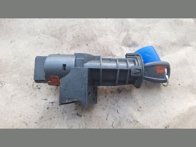 bontott FIAT PUNTO II Gyújtáskapcsoló Házzal