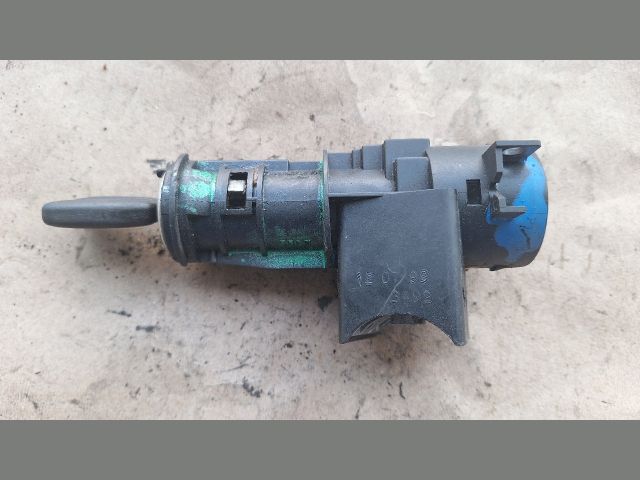 bontott FIAT PUNTO II Gyújtáskapcsoló Házzal