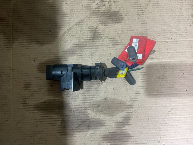 bontott FIAT PUNTO II Gyújtáskapcsoló Házzal