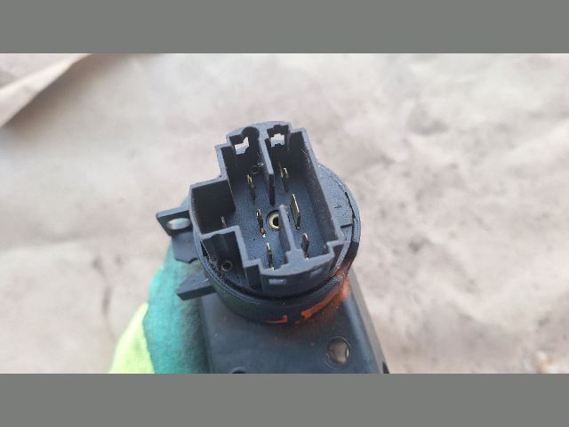 bontott FIAT PUNTO II Gyújtáskapcsoló Házzal