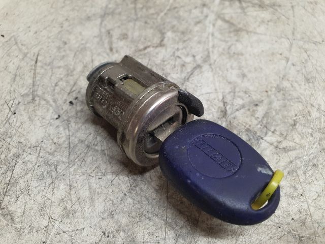 bontott FIAT PUNTO II Gyújtáskapcsoló