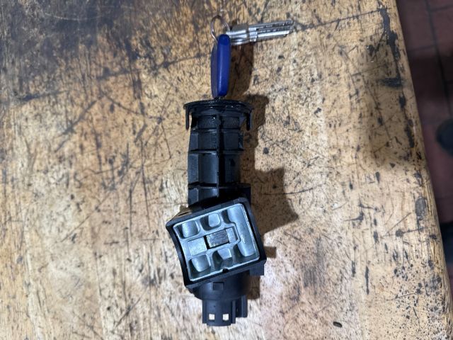 bontott FIAT PUNTO II Gyújtáskapcsoló