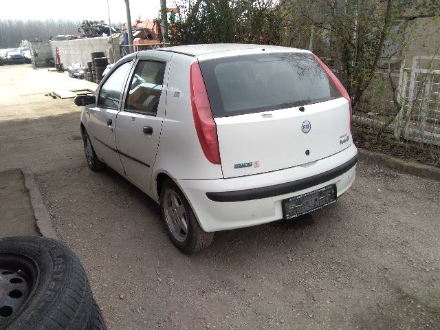 bontott FIAT PUNTO II Jobb első Csonkállvány Kerékaggyal