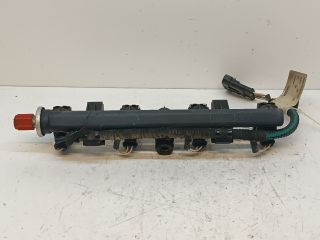 bontott FIAT PUNTO II Porlasztó Sor / Híd