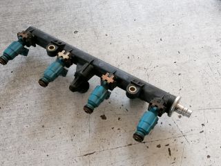 bontott FIAT PUNTO II Porlasztó Sor / Híd