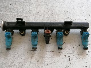 bontott FIAT PUNTO II Porlasztó Sor / Híd