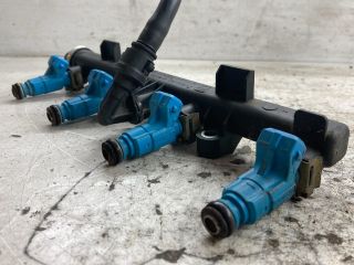 bontott FIAT PUNTO II Porlasztó Sor / Híd