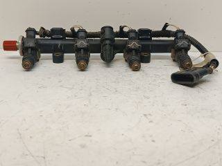 bontott FIAT PUNTO II Porlasztó Sor / Híd