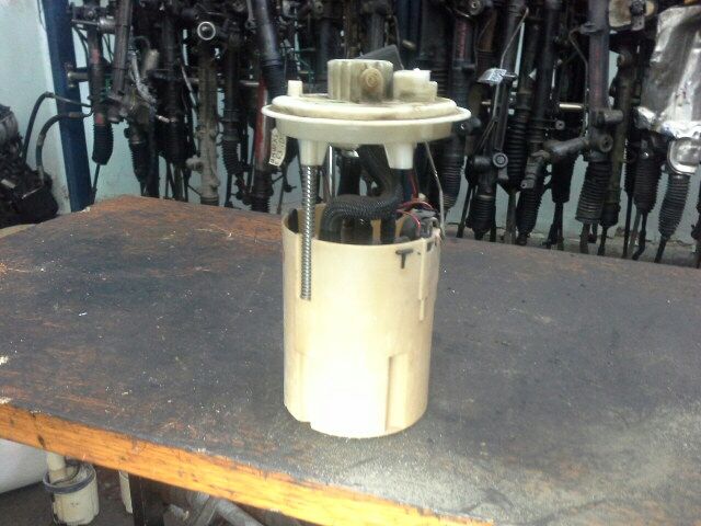 bontott FIAT PUNTO II Üzemanyag Szivattyú