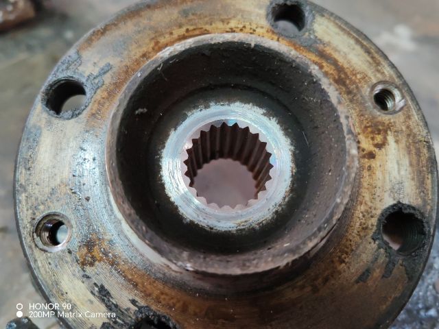 bontott FIAT PUNTO II Bal első Csonkállvány Kerékaggyal