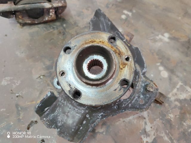 bontott FIAT PUNTO II Bal első Csonkállvány Kerékaggyal