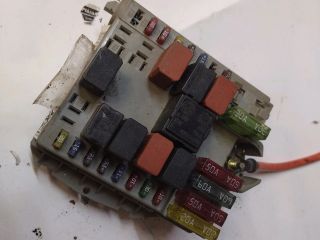 bontott FIAT PUNTO II Biztosítéktábla Motortér