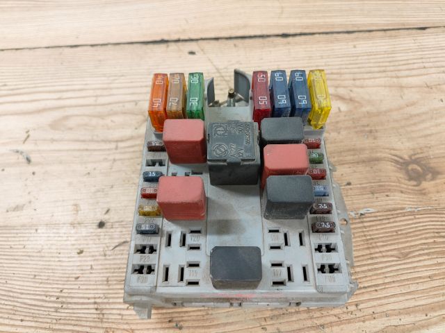 bontott FIAT PUNTO II Biztosítéktábla Motortér