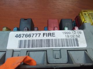 bontott FIAT PUNTO II Biztosítéktábla Motortér