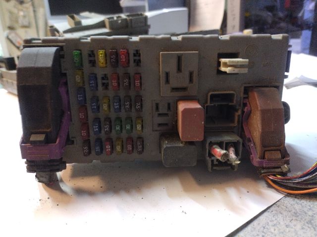 bontott FIAT PUNTO II Biztosítéktábla Motortér