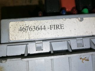 bontott FIAT PUNTO II Biztosítéktábla Motortér