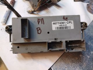 bontott FIAT PUNTO II Biztosítéktábla Motortér