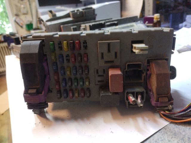 bontott FIAT PUNTO II Biztosítéktábla Motortér