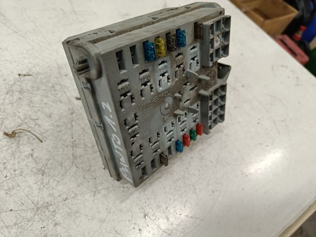 bontott FIAT PUNTO II Biztosítéktábla Motortér