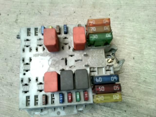 bontott FIAT PUNTO II Biztosítéktábla Motortér