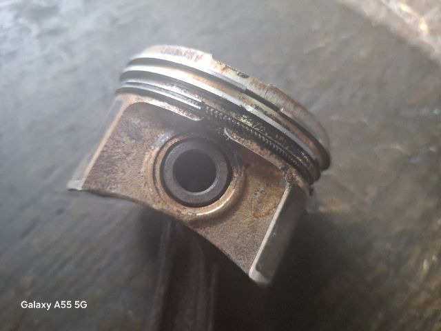 bontott FIAT PUNTO II Dugattyú és Hajtókar