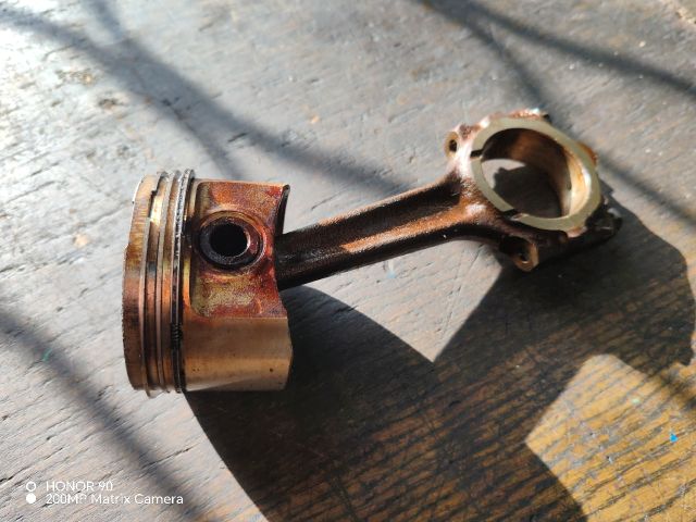 bontott FIAT PUNTO II Dugattyú és Hajtókar