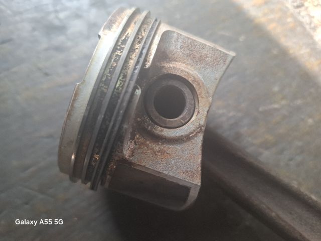 bontott FIAT PUNTO II Dugattyú és Hajtókar