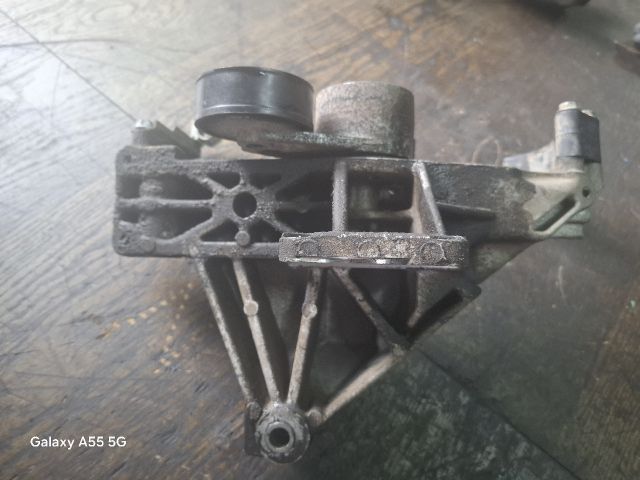 bontott FIAT PUNTO II Generátor Tartó Bak