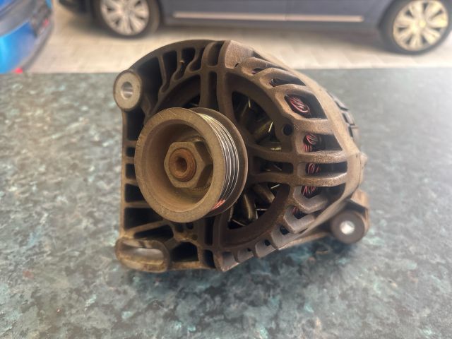 bontott FIAT PUNTO II Generátor