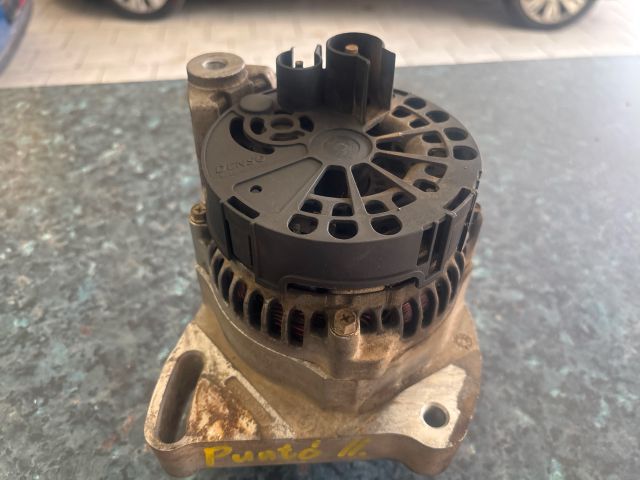 bontott FIAT PUNTO II Generátor