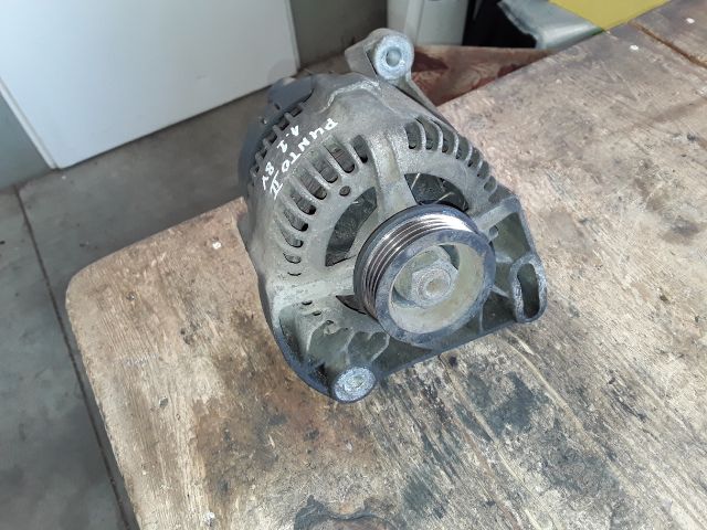 bontott FIAT PUNTO II Generátor