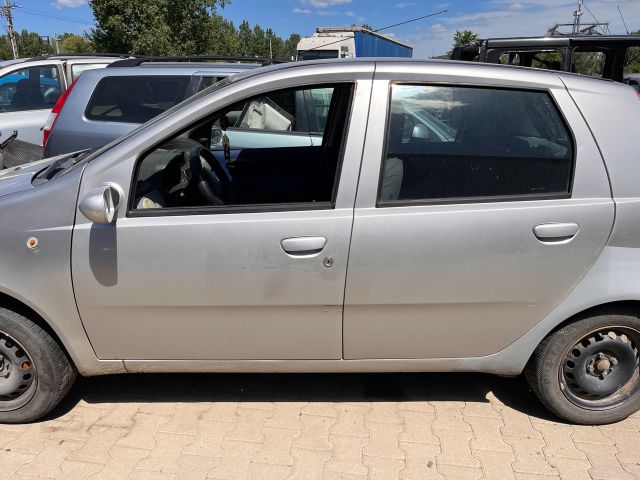 bontott FIAT PUNTO II Homlokfal (Üres lemez)