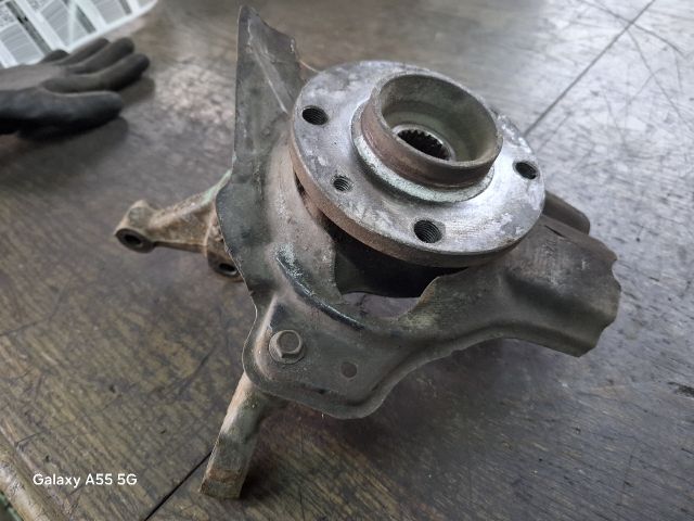 bontott FIAT PUNTO II Jobb első Csonkállvány Kerékaggyal