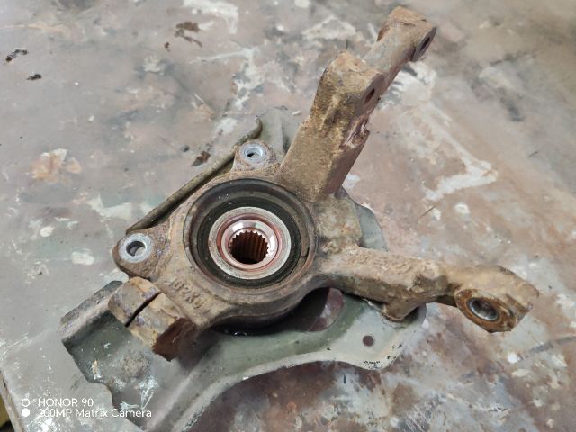 bontott FIAT PUNTO II Jobb első Csonkállvány Kerékaggyal