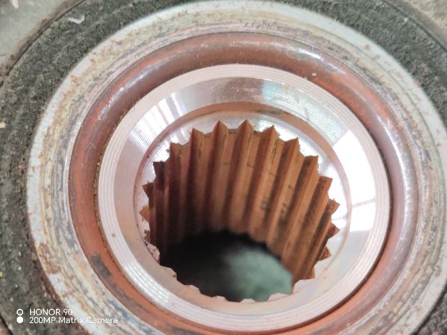 bontott FIAT PUNTO II Jobb első Csonkállvány Kerékaggyal