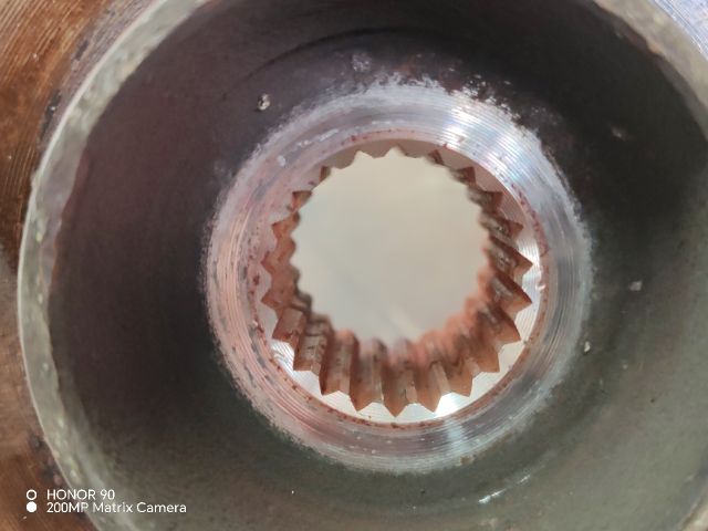 bontott FIAT PUNTO II Jobb első Csonkállvány Kerékaggyal