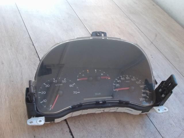 bontott FIAT PUNTO II Kilométeróra