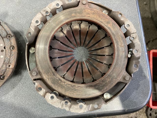 bontott FIAT PUNTO II Kuplung Tárcsa