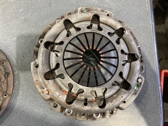 bontott FIAT PUNTO II Kuplung Tárcsa